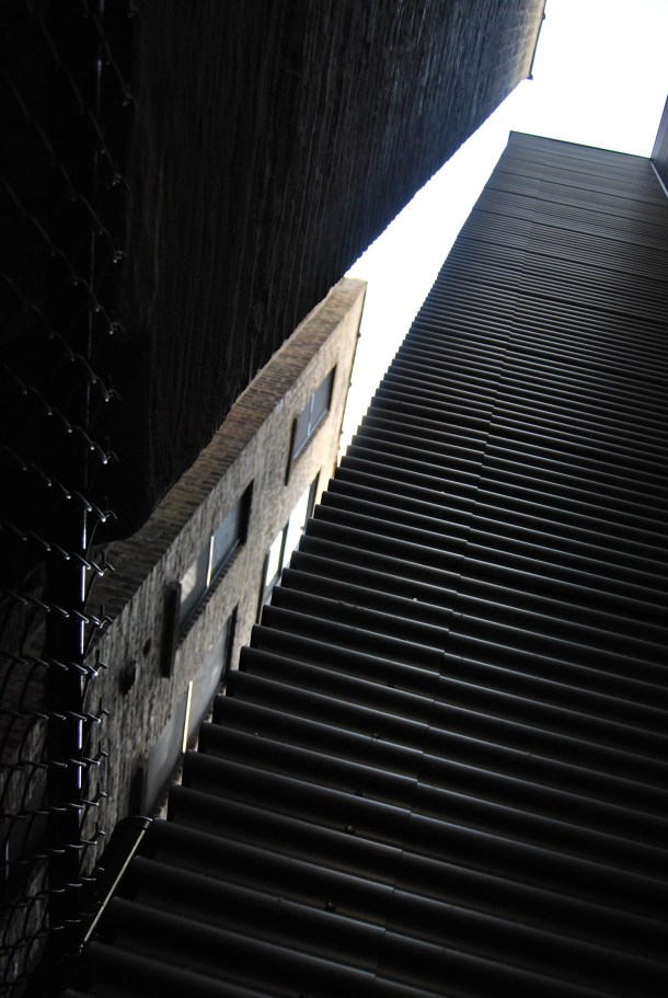 Virginia_Duran_Blog_Poetry_Foundation_Adjacent_Building