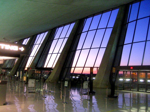 Virginia Duran Blog- Amazing Airports- Dulles International Airport by Eero Saarinen Interior