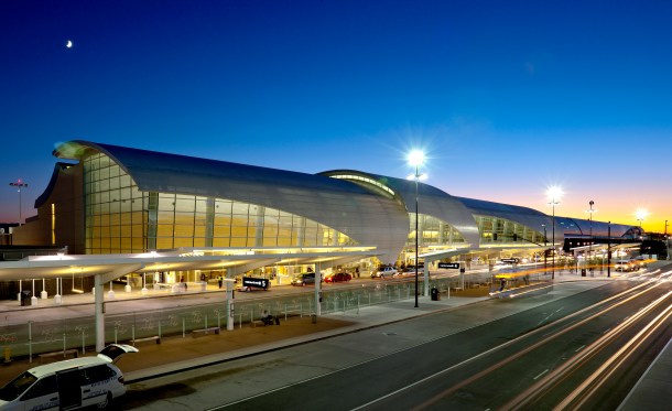 Virginia Duran Blog- Amazing Airports- San Jose Airport by Fentress Architects Exterior
