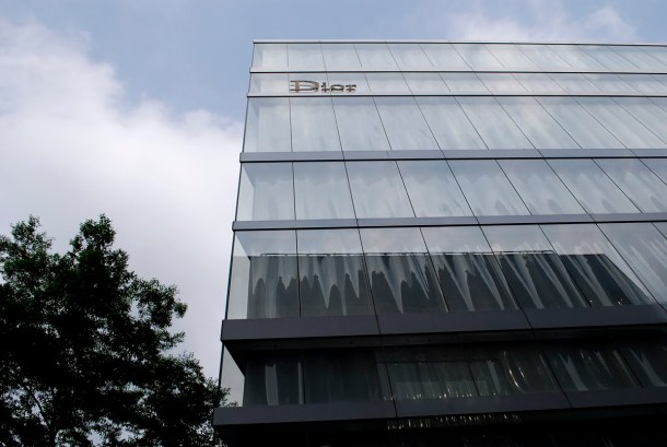 Virginia Duran Blog- 20 Amazing Fashion Stores Designed by Famous Architects- Dior SANAA Facade