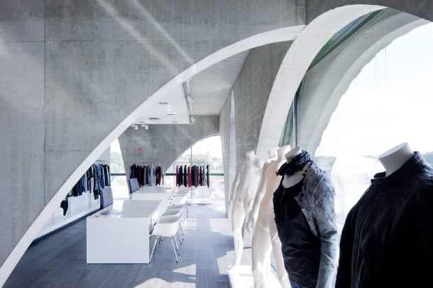 Virginia Duran Blog- 20 Amazing Fashion Stores Designed by Famous Architects- Labels Berlin Interior