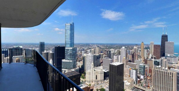 Virginia Duran Blog- Chicago Best Buildings for Architects - Aqua Tower by Studio Gang Skyline Views