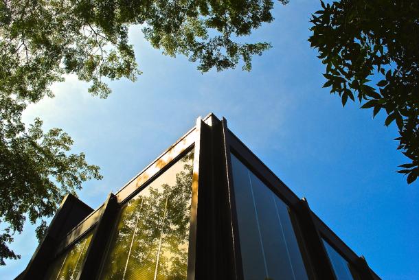 Virginia Duran Blog- Chicago Best Buildings for Architects - Crown Hall by Mies van der Rohe Corner