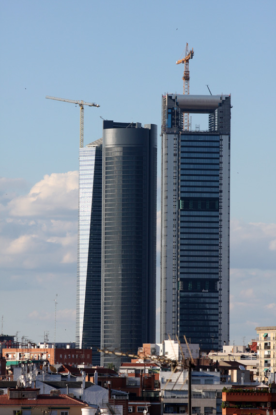 Virginia Duran Blog- Photography 10 Great Buildings Under Construction- Caja Madrid Tower Foster and Partners 0