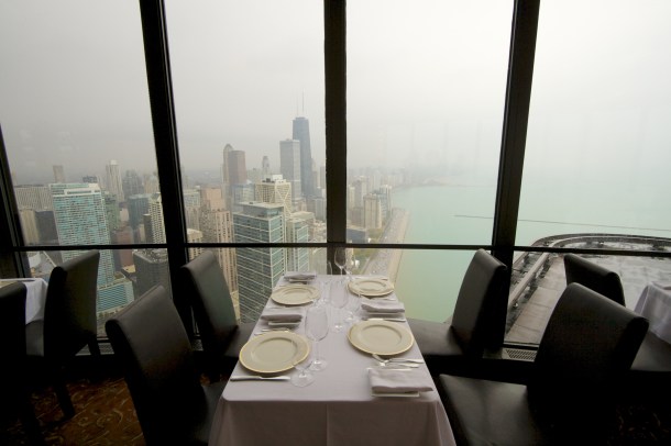 Virginia Duran Blog- Chicago Best Skyline Views- Lake Point Tower Restaurant Inside
