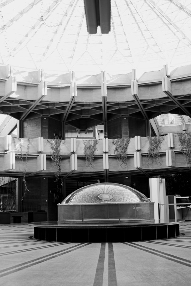 Virginia Duran Blog- La corona de Espinas IPC (Instituto Patrimonio Cultural) by Fernando Higueras- Lobby