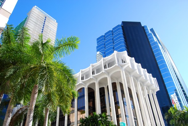 Virginia Duran Blog- 23 Spots You Shouldn't Miss in Miami If You Love Architecture- Colonnade Plaza