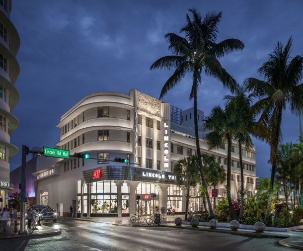 Virginia Duran Blog- 23 Spots You Shouldn't Miss in Miami If You Love Architecture- Lincoln Theater - H&M by Thomas W. Lamb