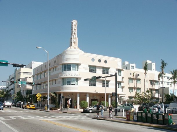 Virginia Duran Blog- Miami- The Best Art Deco Architecture- Essex House Hotel by Henry Hohauser