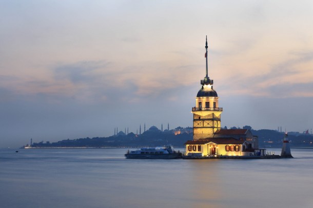 Virginia Duran Blog- 10 Sites To Take The Best Skyline Pictures in Istanbul- Maiden's Tower-