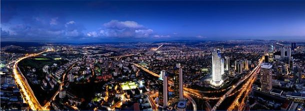 Virginia Duran Blog- 10 Sites To Take The Best Skyline Pictures in Istanbul- Sapphire Tower-night- panorama
