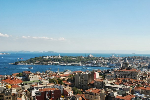 Virginia Duran Blog- 10 Sites To Take The Best Skyline Pictures in Istanbul- The Marmara Pera Hotel- Mikla Rooftop