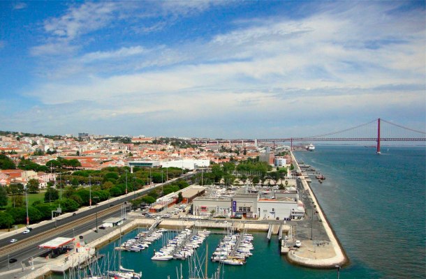 Virginia Duran Blog- Sites for Amazing Skyline Pictures-Lisbon-Padrão dos Descobrimentos