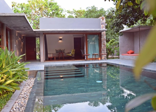 virginia-duran-blog-cambodia-pool