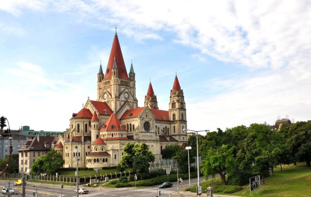 virginia-duran-blog-vienna-architecture-assissi-church