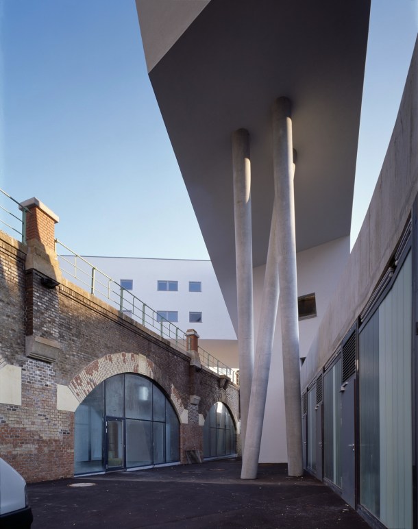 virginia-duran-blog-vienna-architecture-housing-by-zaha-hadid