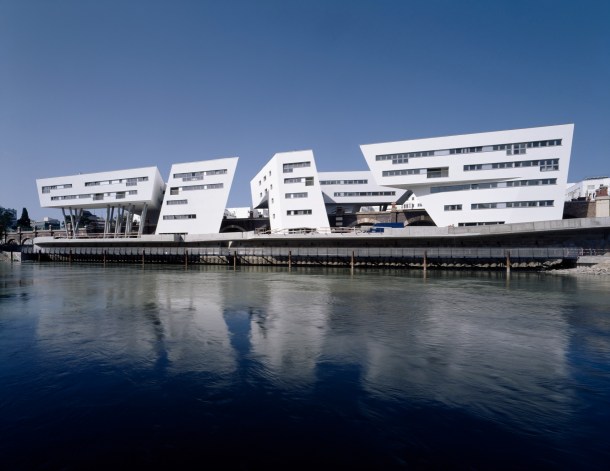 virginia-duran-blog-vienna-architecture-housing-by-zaha-hadid