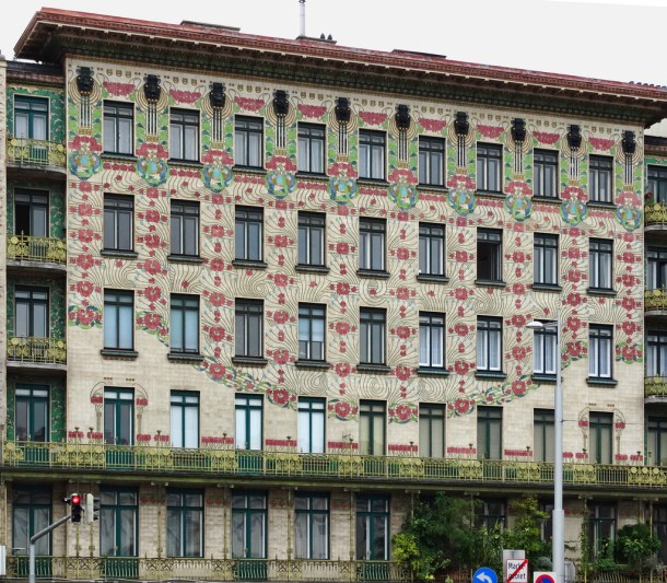 virginia-duran-blog-vienna-architecture-otto-wagner-majolica-house